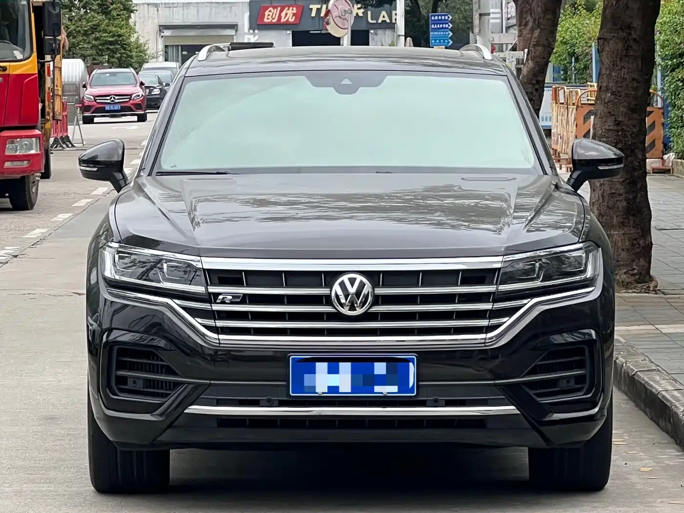 VOLKSWAGEN TOUAREG