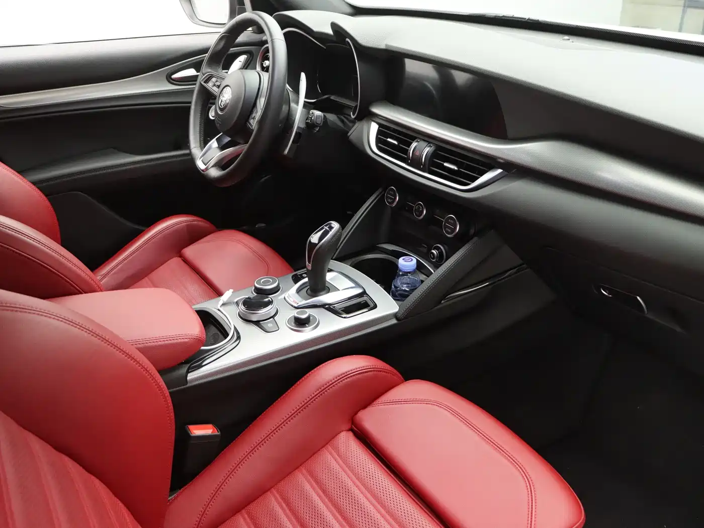 Alfa Romeo Stelvio 2024 2023 2.0T 280HP Veloce Track Edition