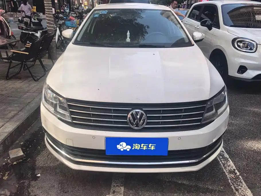 Volkswagen Lavida 2017 1.6L Automatic Comfort Edition фото 2
