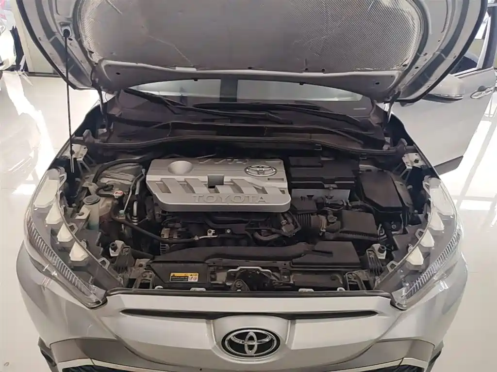 Toyota Frontlander 2023 2.0L CVT Luxury Edition фото 16