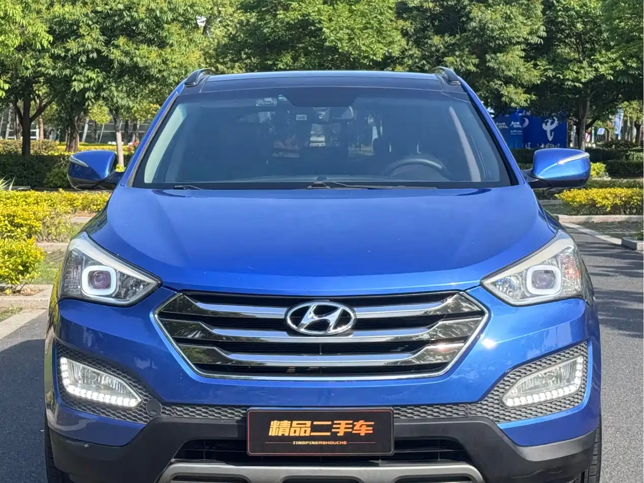 Hyundai Santa Fe 2015 2.4L Automatic 2WD Smart 5-seater фото 2