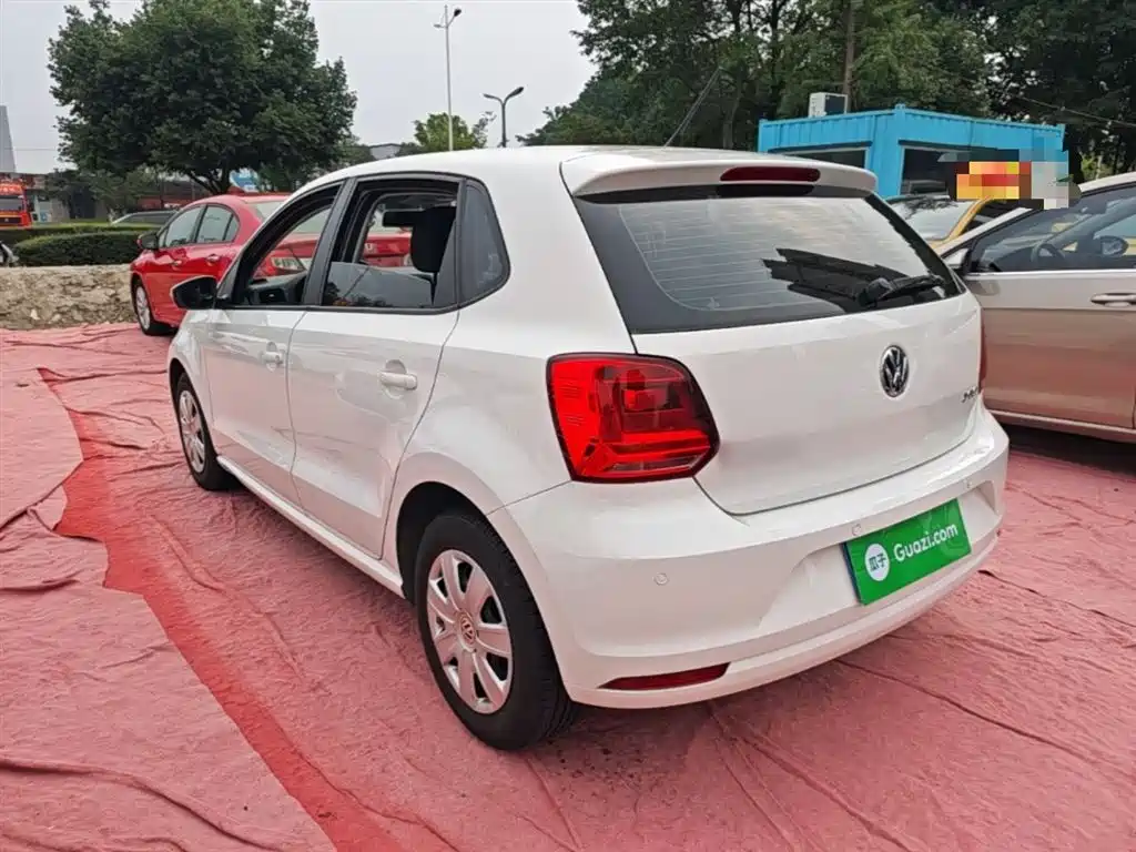 Volkswagen Polo 2016 1.4L Automatic Trend фото 5