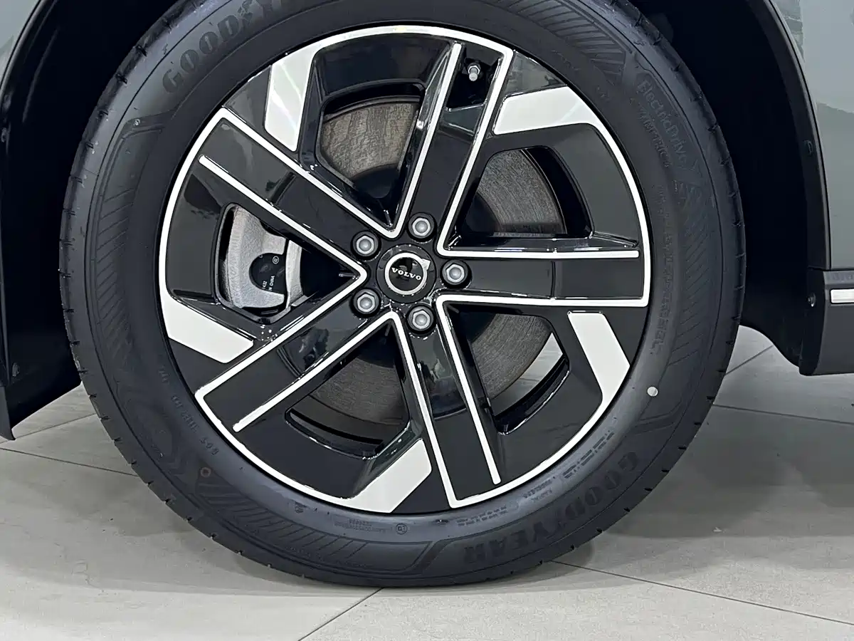 Volvo XC70 Plug-in Hybrid 2026 2026 AWD Extended Range Core