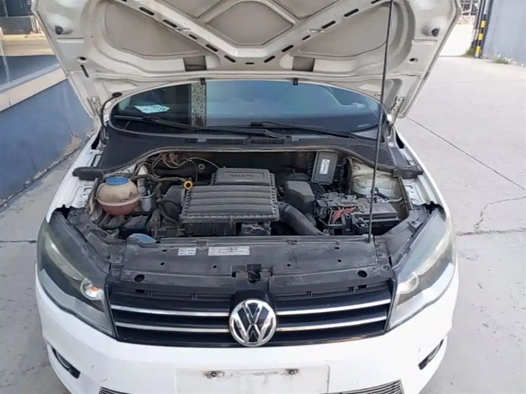 Volkswagen Jetta 2015 1.6L Manual Comfort фото 20