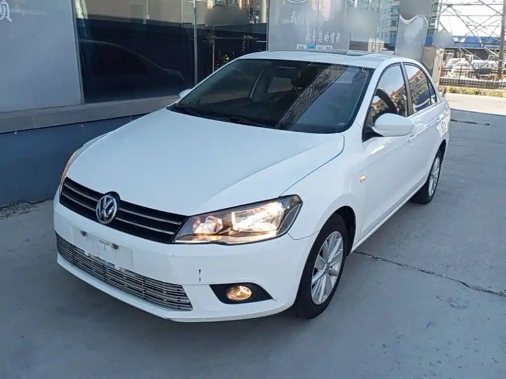 Volkswagen Jetta 2015 1.6L Manual Comfort фото 2