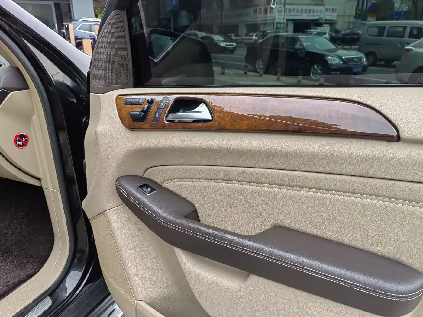 Mercedes-Benz M-Class 2012 Model ML 350 Luxury фото 14