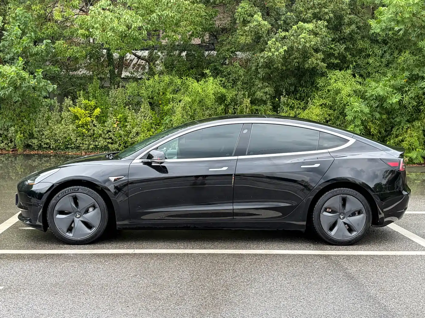 Фото 4 - Tesla Model 3