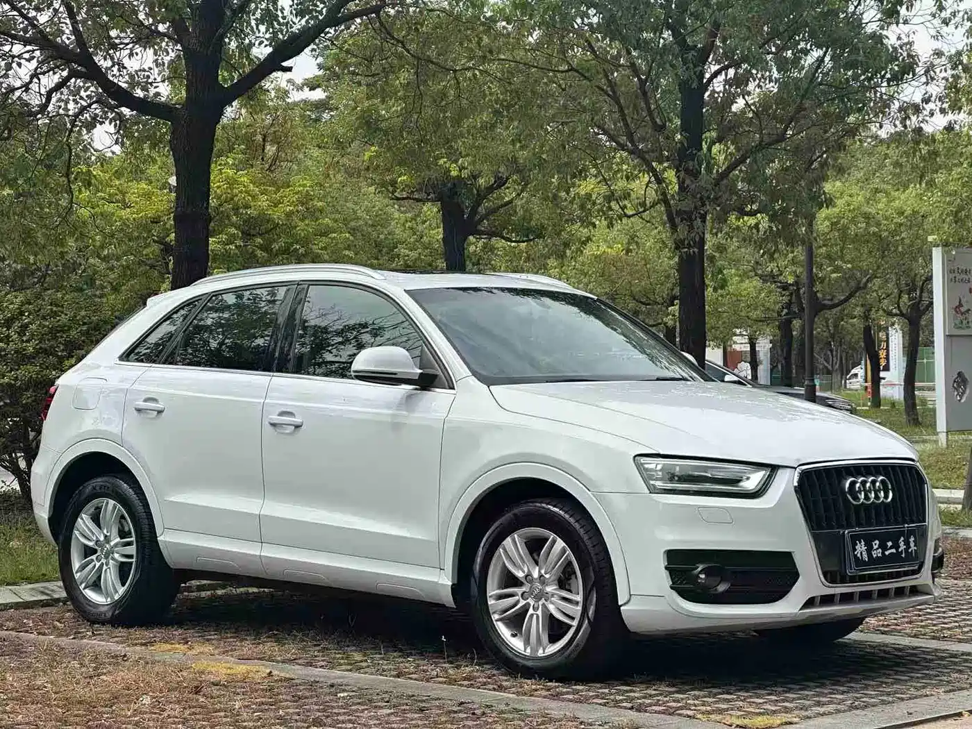Audi Q3 2015 35 TFSI quattro Technology фото 3