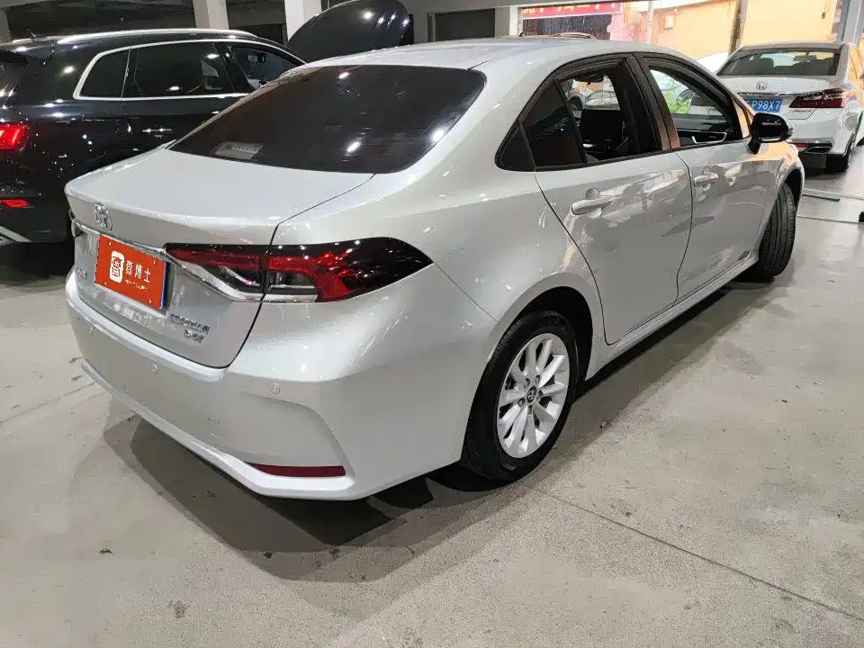 Toyota Corolla 2021 1.2T S-CVT Elite PLUS Edition фото 4