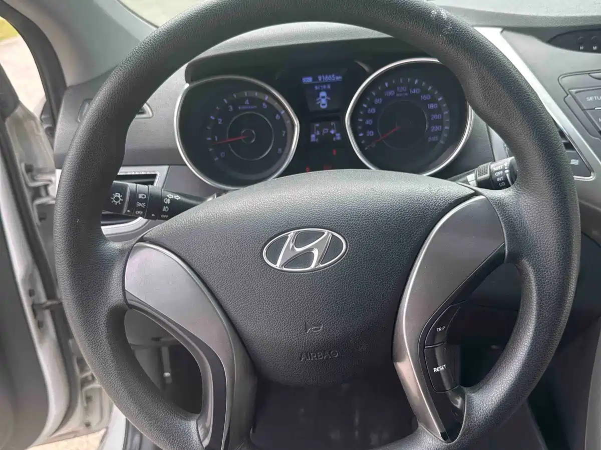 Hyundai Langdong 2013 1.6L Automatic Leading фото 11