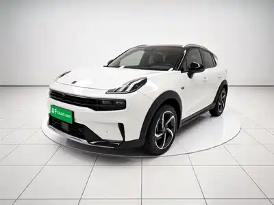 Lynk & Co 06