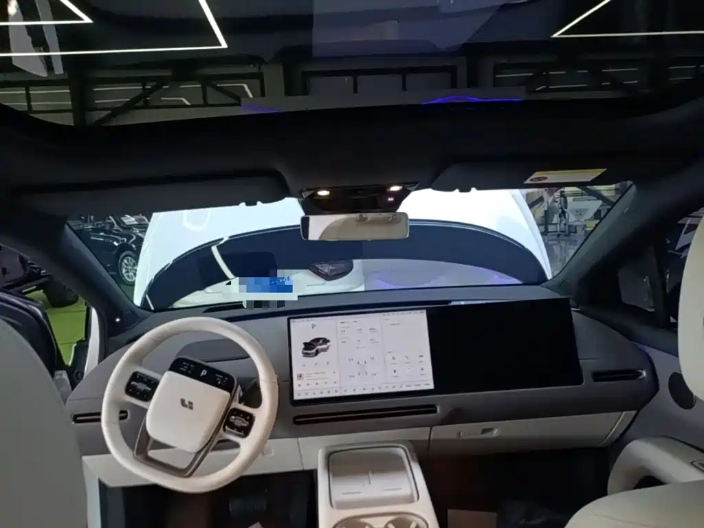 Li Auto i6 2026 2025 2WD Base Model