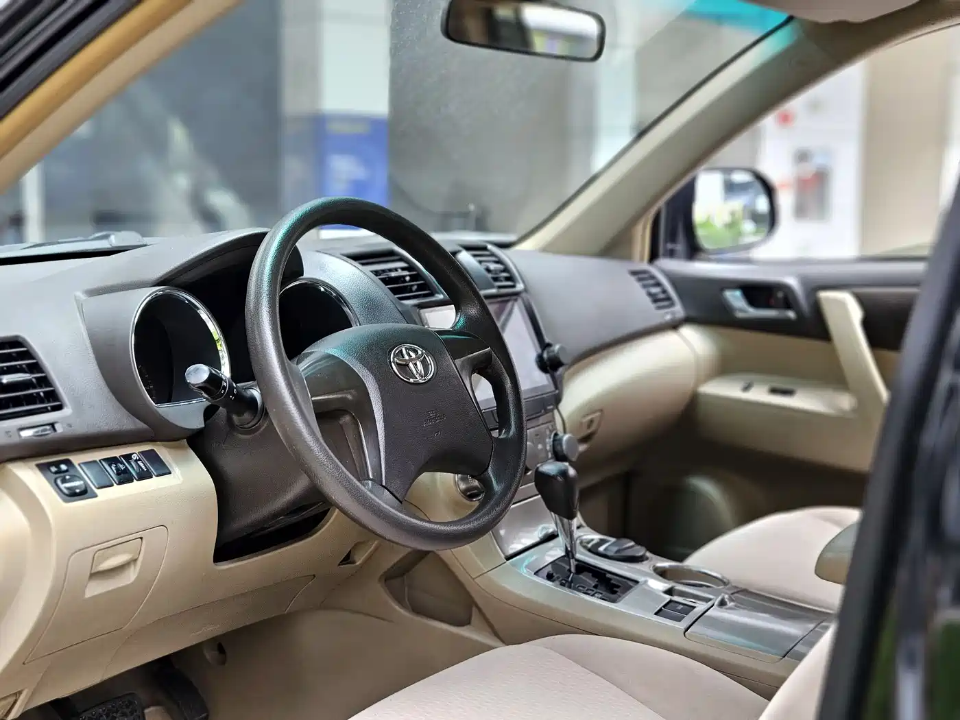 Toyota Highlander 2012 2.7L 2WD 5-seater Elite Edition фото 6