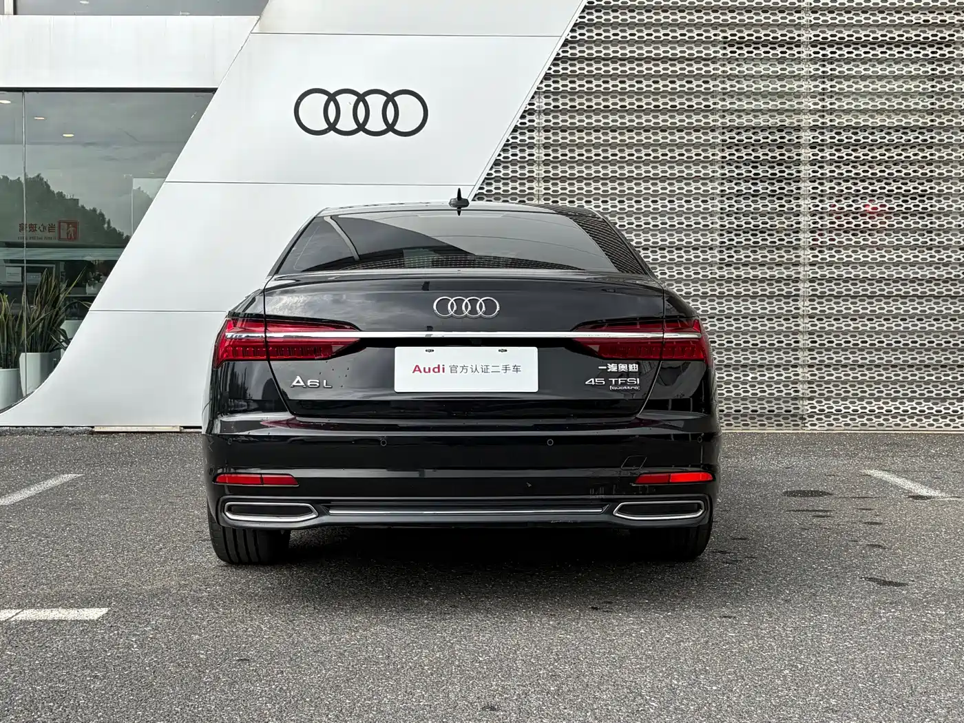 Фото 5 - Audi A6L