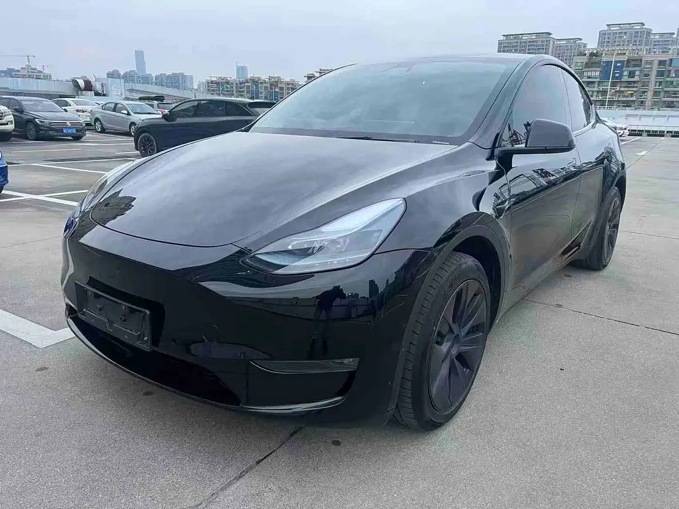 Tesla Model Y 2023 Long Range All-Wheel Drive Edition