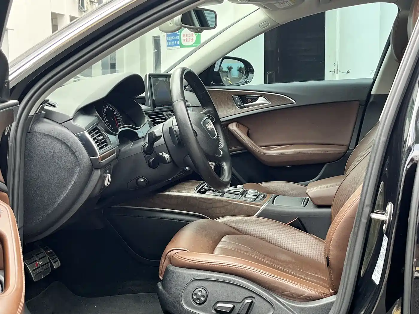 Audi A6L 2014 35 FSI quattro Luxury фото 4
