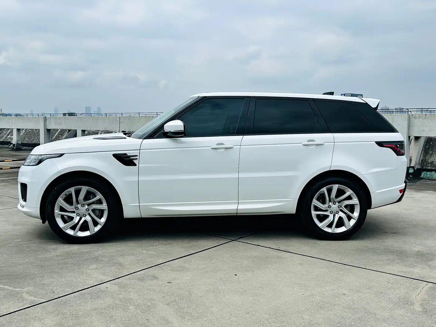 Land Rover Range Rover Sport 2020 3.0 L6 HSE DYNAMIC фото 4