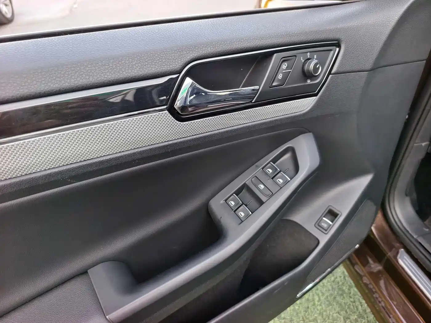 Volkswagen Sagitar 2015 230TSI Automatic Comfort фото 10