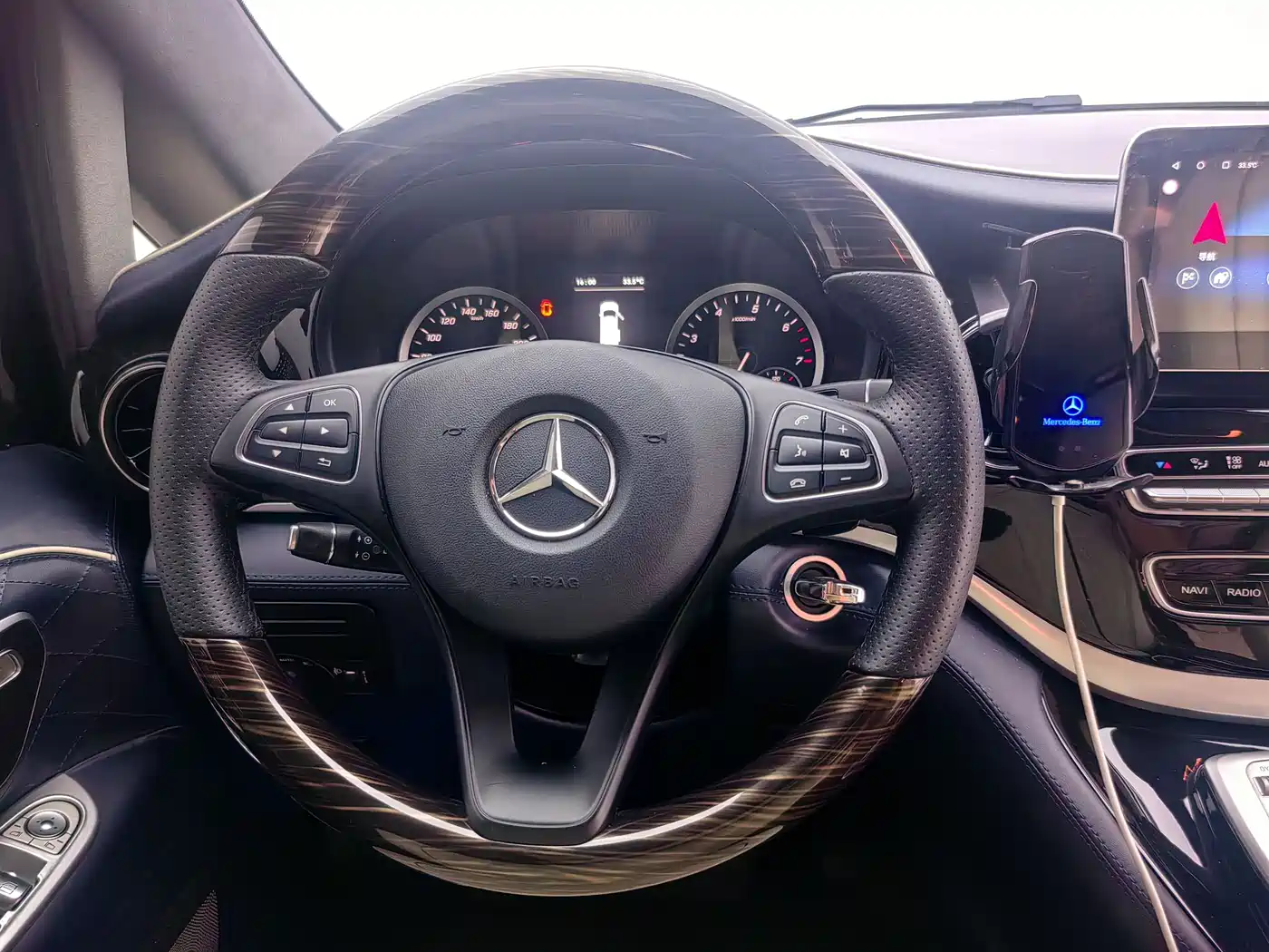 Mercedes-Benz Vito 2021 2.0T Elite 7-Seater фото 6