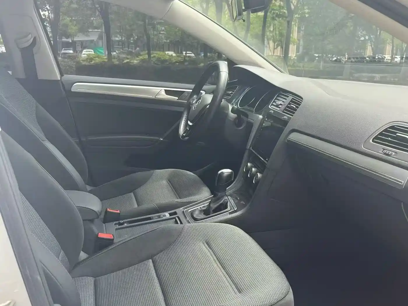 Volkswagen Golf 2020 Beloved Edition 280TSI DSG Comfort фото 7