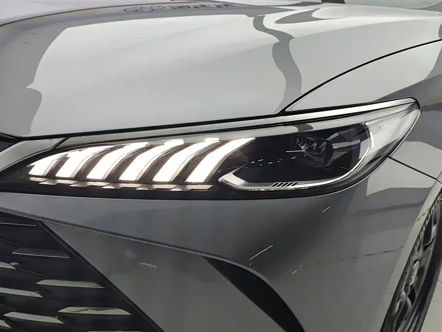 BYD Qin PLUS 2025 DM-i Smart Drive 55KM Leader фото 5