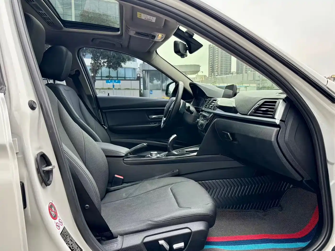BMW 3 Series 2017 320Li M Sport фото 10