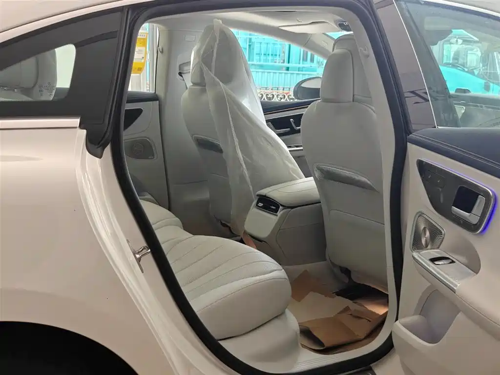 Mercedes-Benz EQE 2025 500 4MATIC Pioneer фото 13