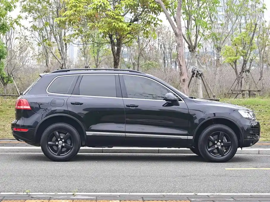 Volkswagen Touareg 2014 3.0TSI New Edge Edition фото 4