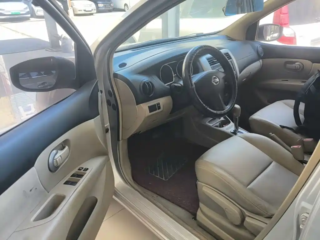 Nissan Livina 2018 2015 1.6XE CVT Comfort Edition