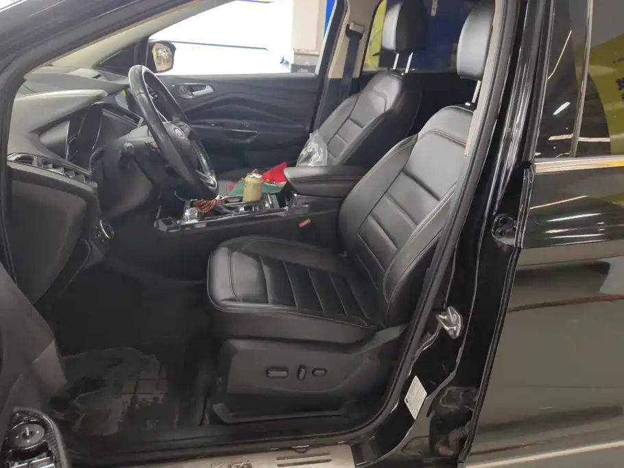 Фото 9 - Ford Kuga