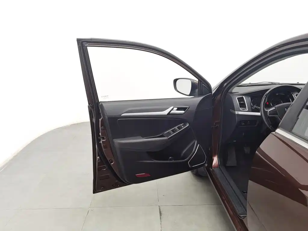 Фото 8 - Geely Vision