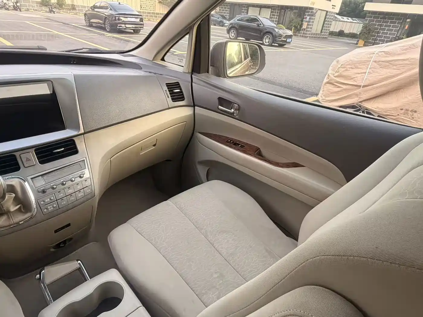 BYD M6 2015 2013 2.0L Manual Comfort