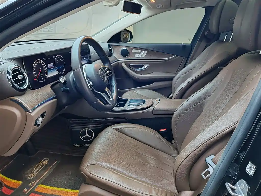 Mercedes-Benz E-Class 2019 E 300 L Fashion фото 17