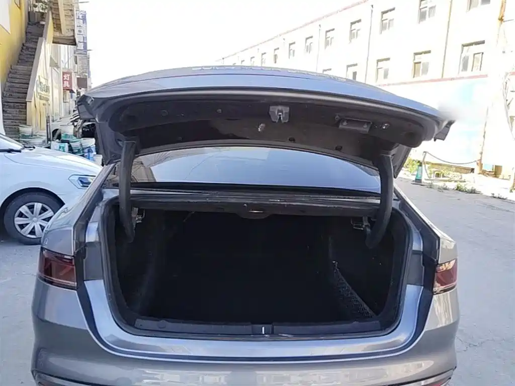 BYD Qin PLUS 2023 Champion Edition DM-i 55KM Leading фото 19