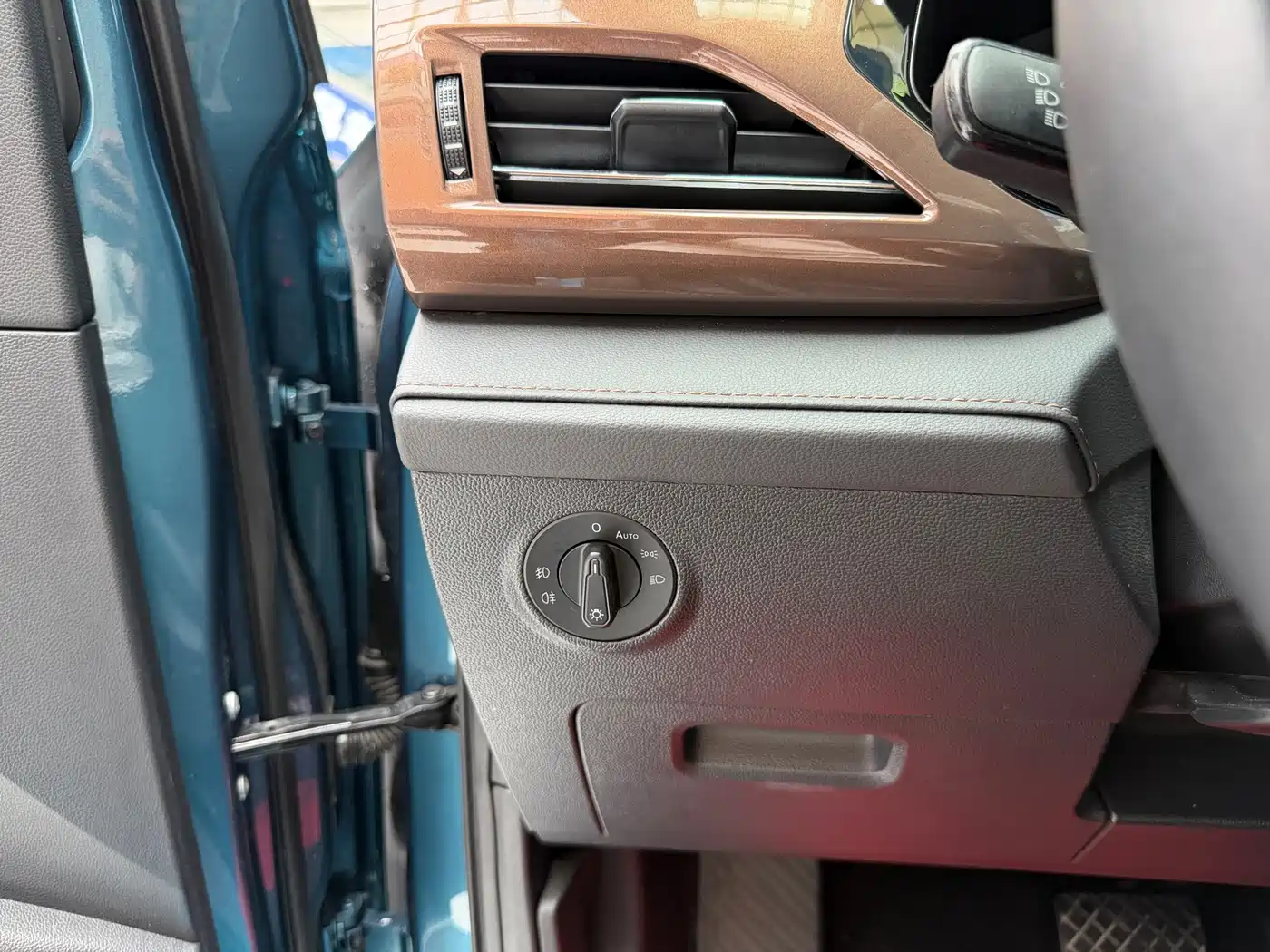 Volkswagen Tharu 2022 280TSI FWD Luxury Edition фото 9