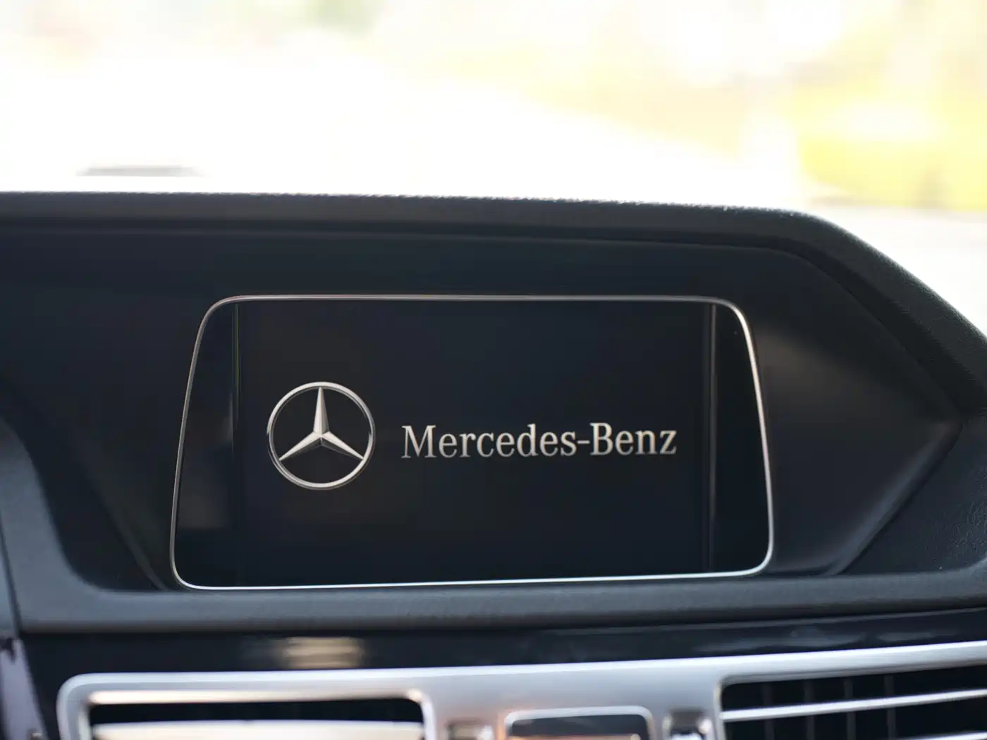 Mercedes-Benz E-Class 2015 Facelift E 200 L фото 9