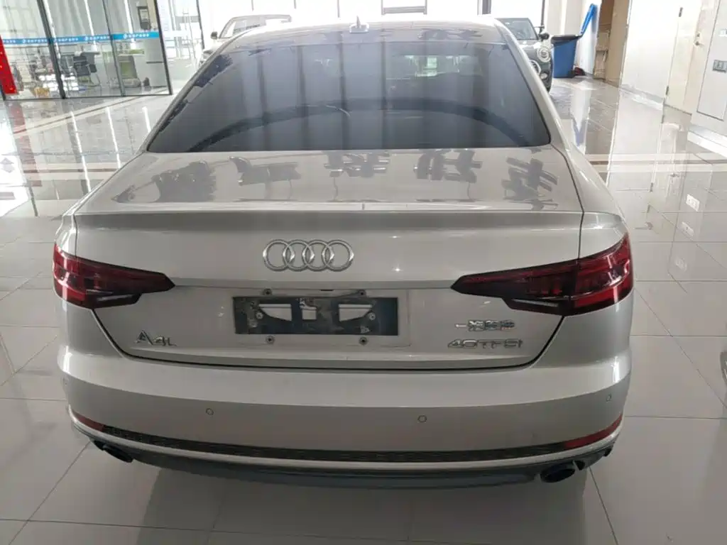 Фото 6 - Audi A4L