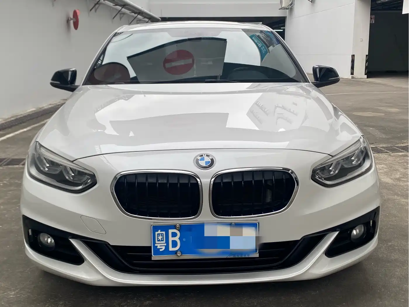 BMW 1 Series 2018 118i Sport Edition фото 2