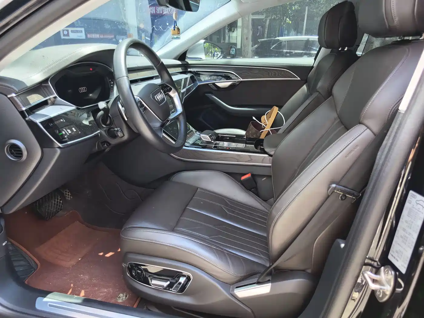 Audi A8 2023 A8L 45 TFSI quattro Luxury фото 3