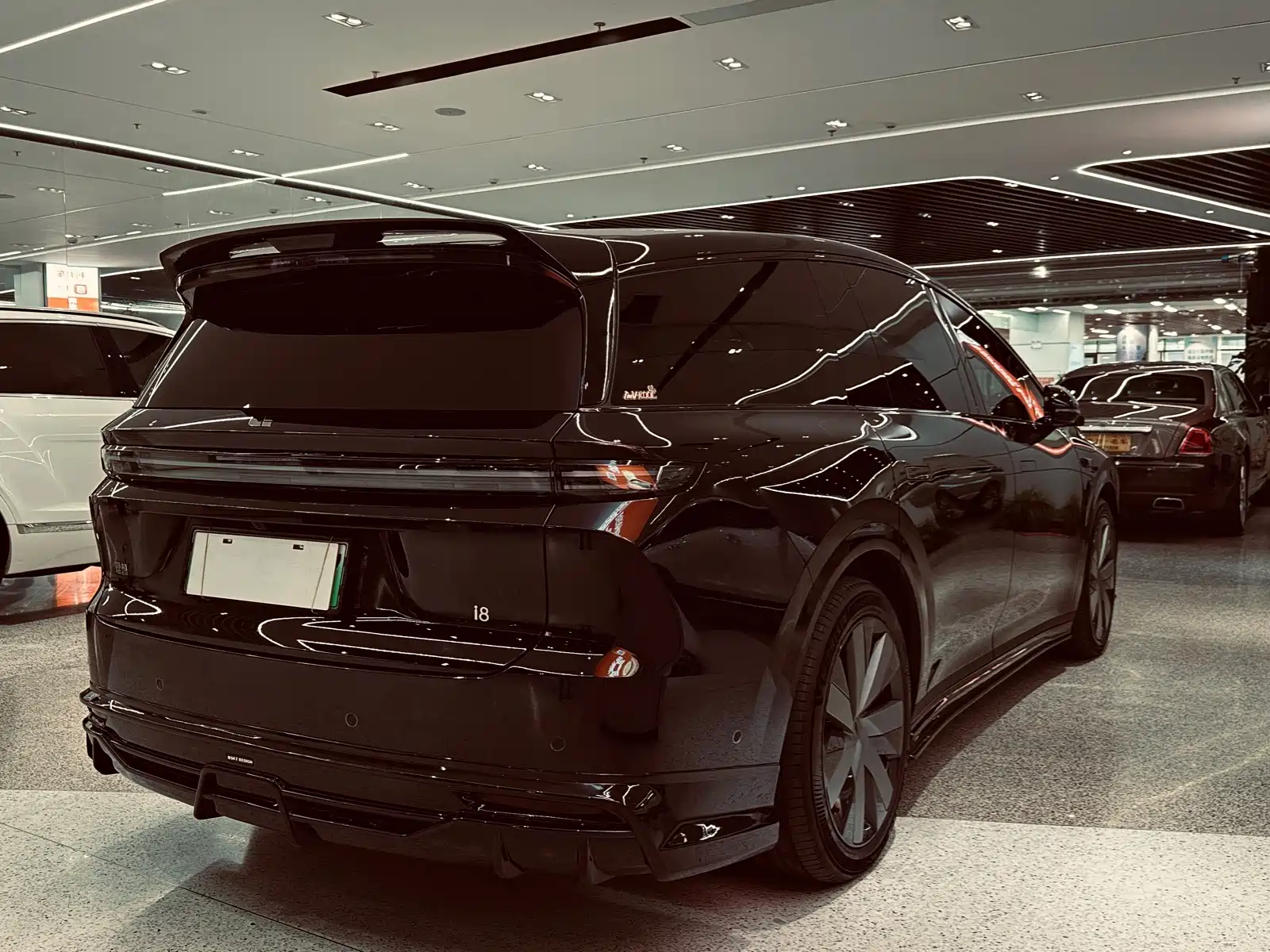 صورة 7 - Li Auto Li i8