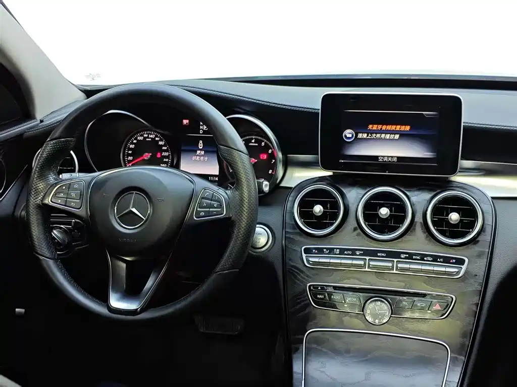 Mercedes-Benz C-Class 2015 Facelift C 200 L Sport фото 6