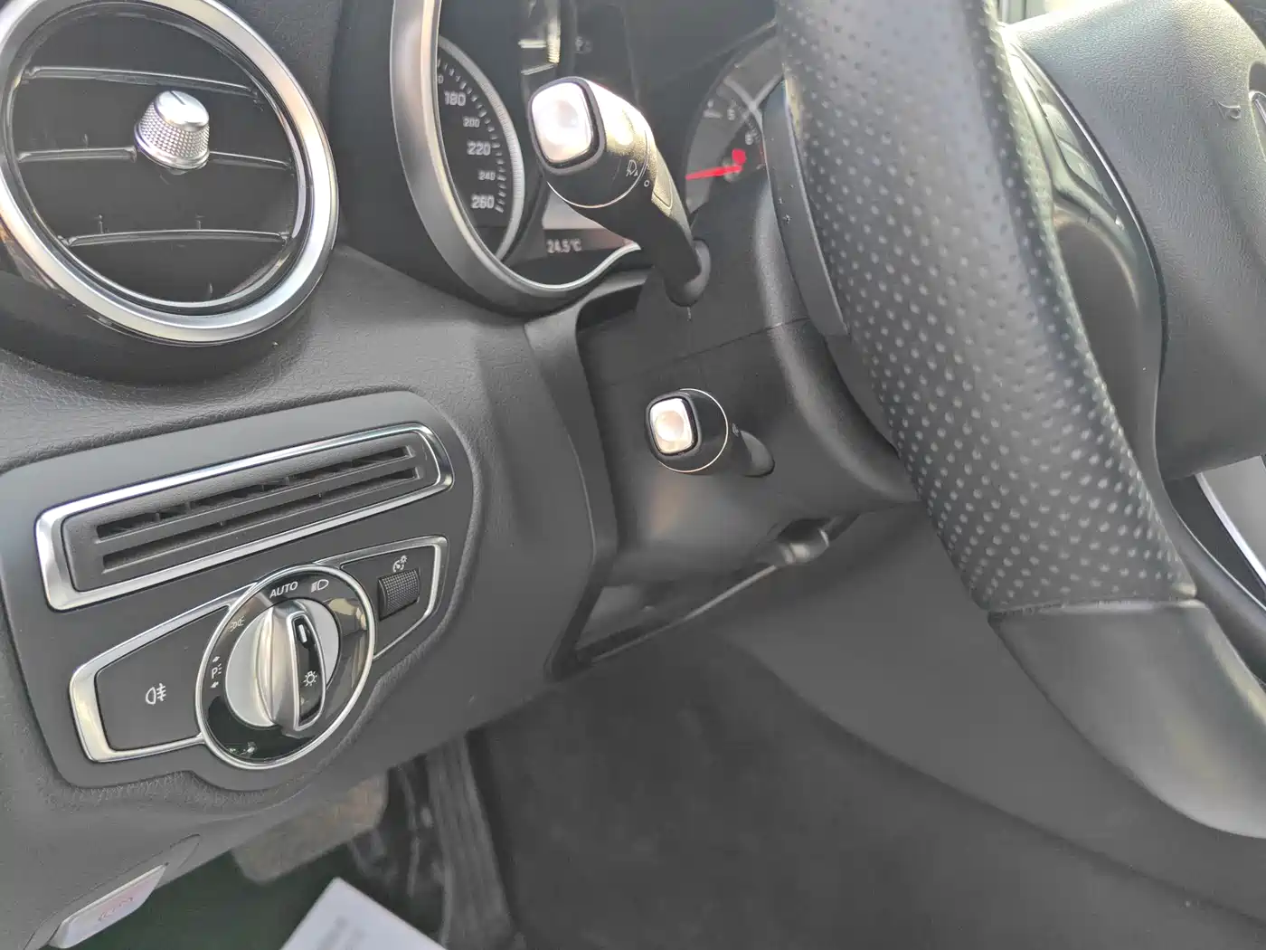 Mercedes-Benz C-Class 2015 C 180 L Sport фото 15