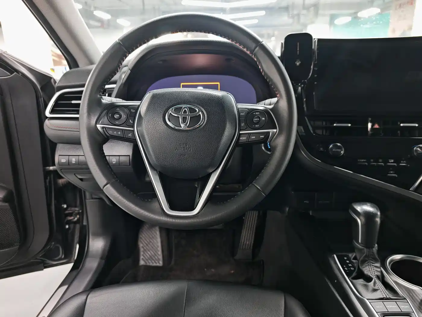 Toyota Camry 2023 2.5G Luxury Edition фото 5