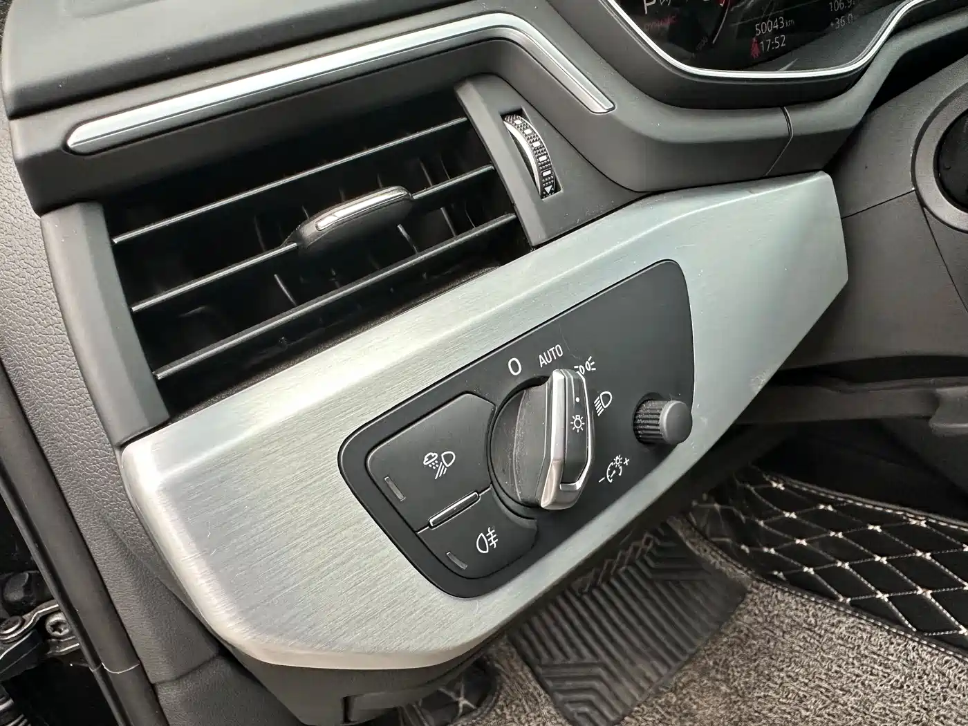 Audi A4L 2020 40 TFSI Luxury Dynamic фото 13