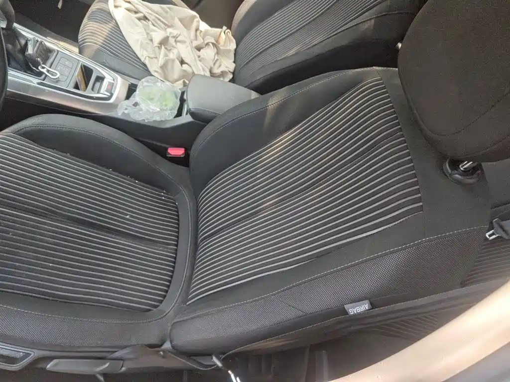 Peugeot 408 2015 Model 1.2T Automatic Luxury Edition фото 13