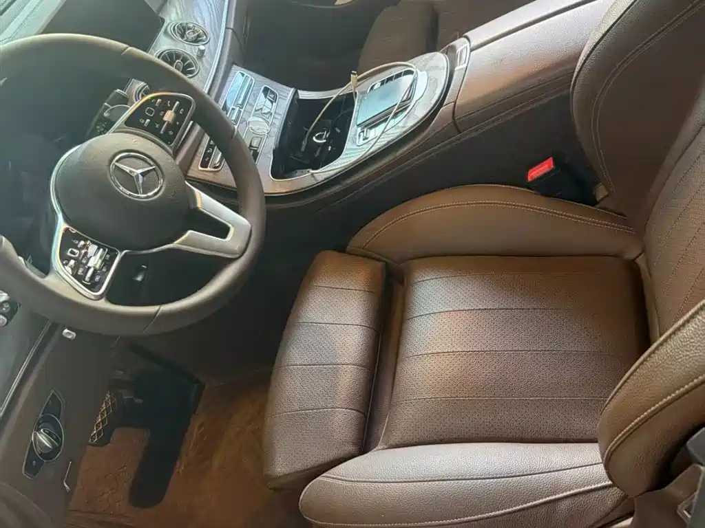 Mercedes-Benz E-Class 2018 E 200 L 4MATIC фото 6