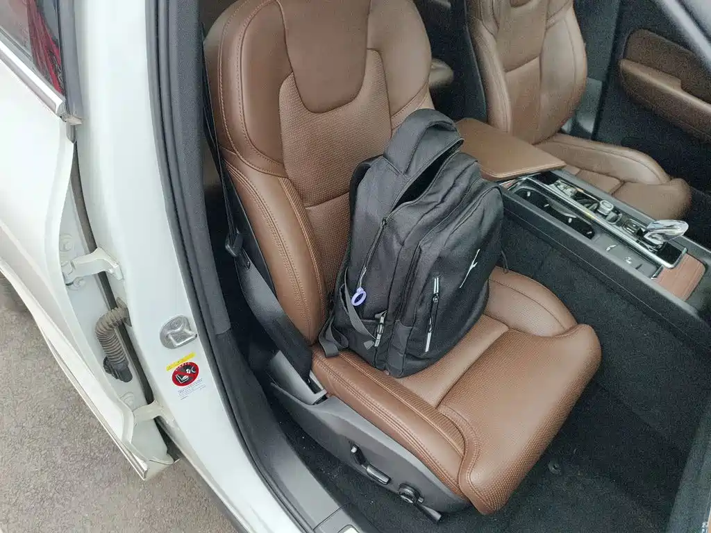 Volvo XC60 Plug-in Hybrid 2024 2025 Plug-in Hybrid Long Range AWD Zhiya Luxury Edition