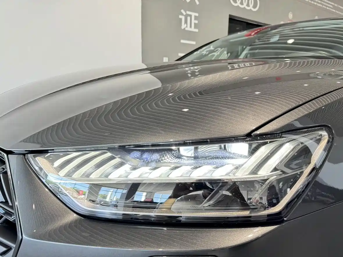 Фото 16 - Audi A7