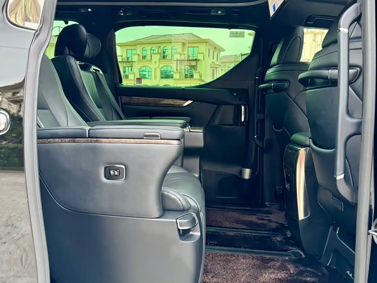 Toyota Vellfire 2023 Crown Hybrid 2.5L HV Premium фото 15