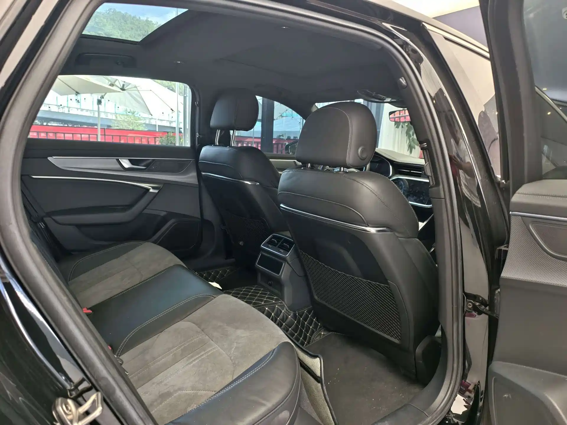 Photo 19 - Audi A6L New Energy